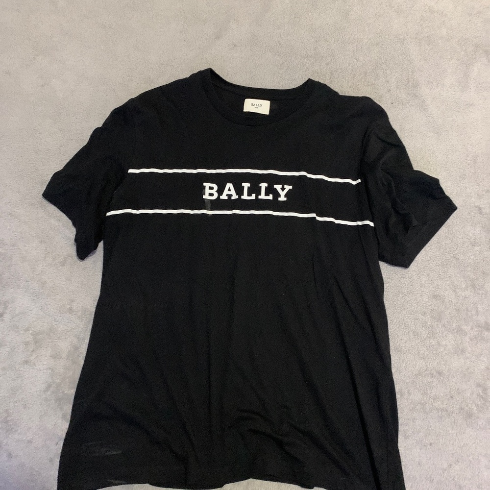 2x BALLY t shirt
